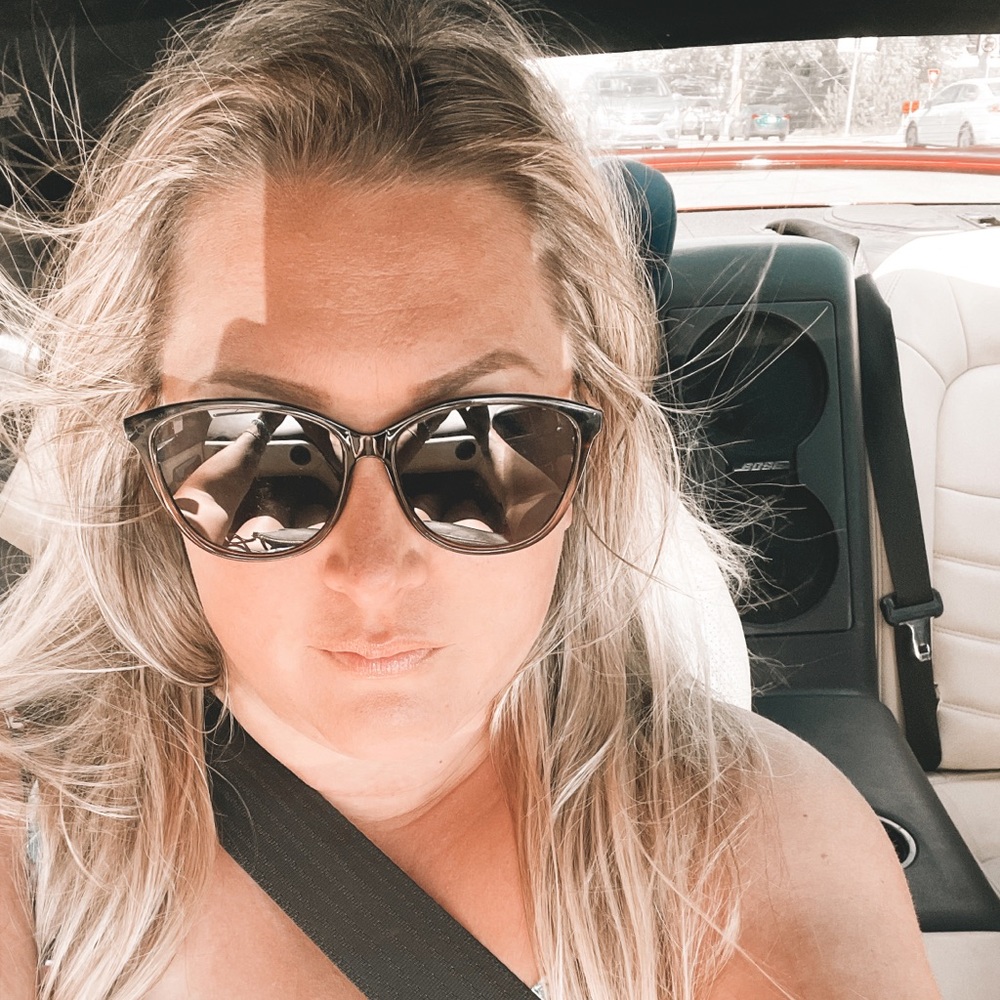 Meet your Posher, Leah